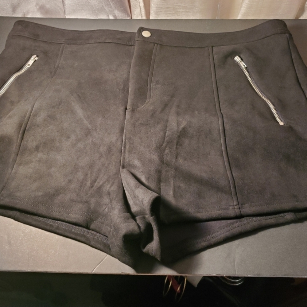 Forever 21 A-Plus Faux Suede Shorts Black